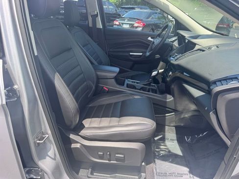 Used 2019 Ford Escape Titanium AWD/4WD image 26