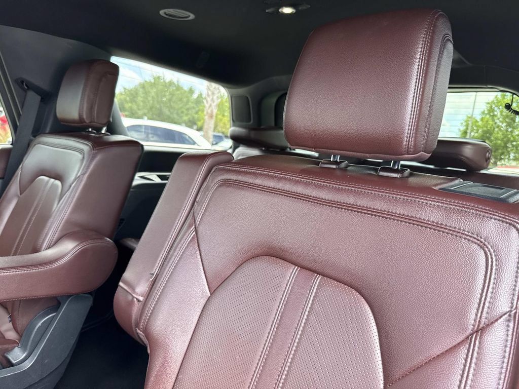 Used 2024 Ford Expedition Limited RWD image 15