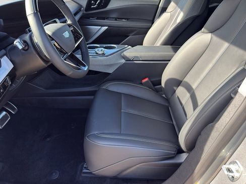 New 2026 Cadillac Optiq Luxury 1 image 11