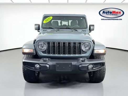 Used 2025 Jeep Gladiator Sport AWD/4WD image 7