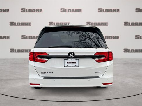 Used 2023 Honda Odyssey Touring image 4