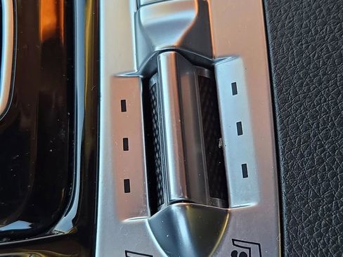 Certified 2024 Kia Carnival SX image 24