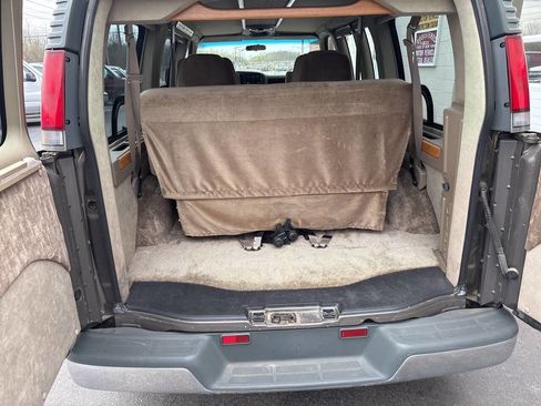 Used 2001 Chevrolet Express 1500 image 9