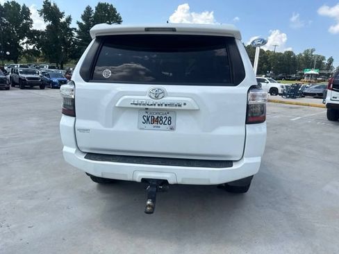 Used 2017 Toyota 4Runner SR5 Premium RWD image 16