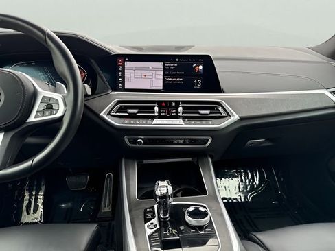 Certified 2022 BMW X5 xDrive40i w/ M Sport Package image 17