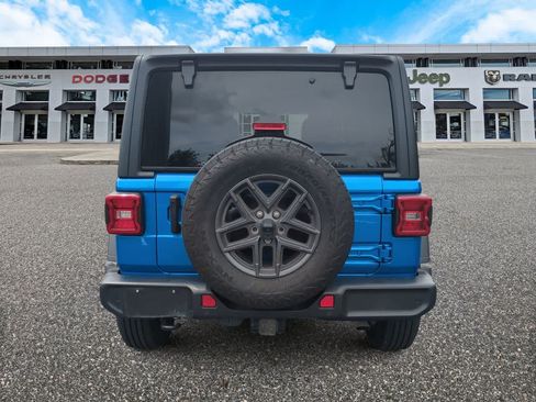 Used 2024 Jeep Wrangler Unlimited Sport AWD/4WD image 7