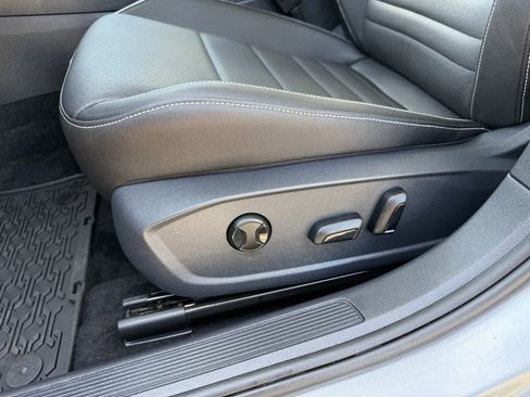 Used 2024 Volkswagen Jetta SE image 16