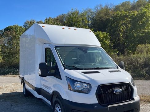 New 2025 Ford Transit 350 DRW AWD image 7