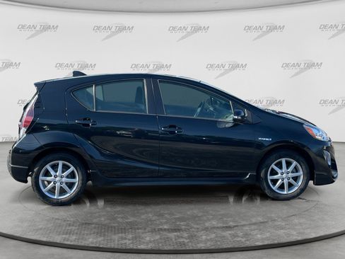 Used 2017 Toyota Prius C One FWD image 9