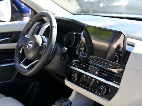 Used 2023 Nissan Pathfinder SL w/ SL Premium Package image 19