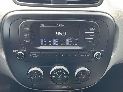 Used 2018 Kia Soul FWD image 29