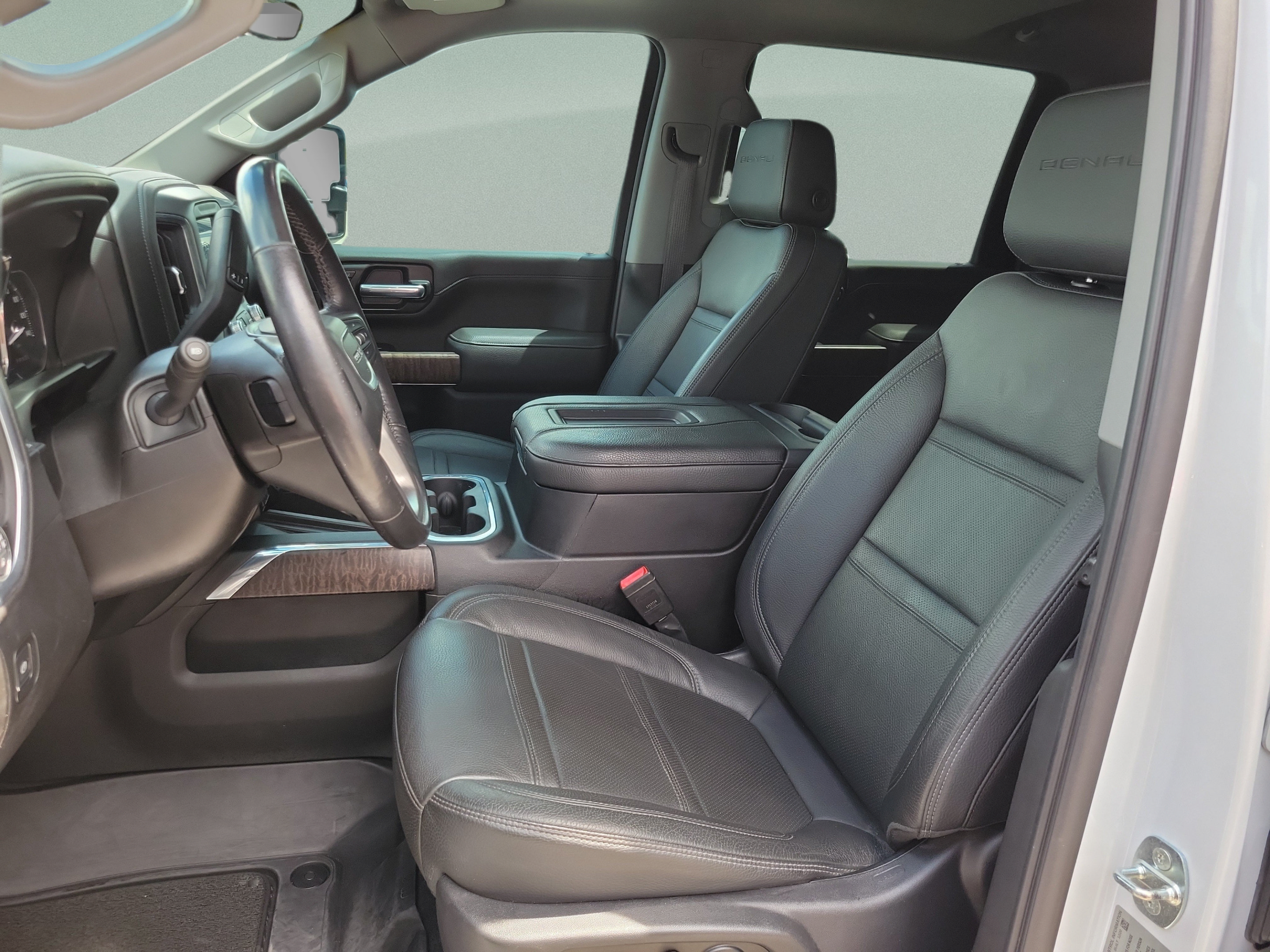 Used 2021 GMC Sierra 2500 Denali w/ Denali Ultimate Package AWD/4WD image 17