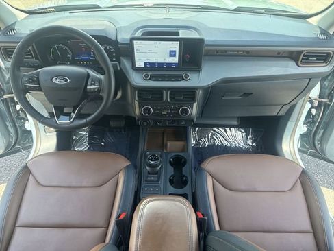 Used 2023 Ford Maverick Lariat w/ Lariat Luxury Package image 9