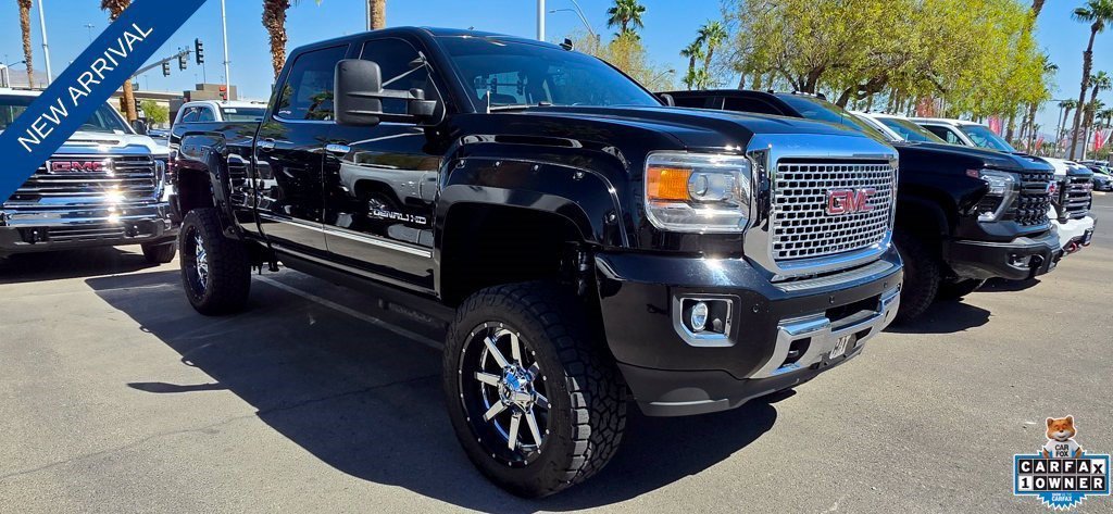 Used 2015 GMC Sierra 2500 Denali w/ Duramax Plus Package AWD/4WD image 4