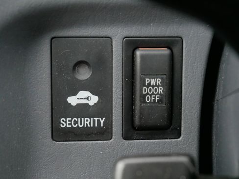 Used 2002 Toyota Sienna XLE image 33