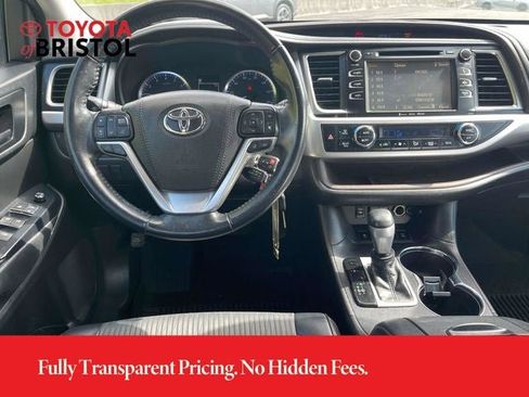 Used 2018 Toyota Highlander Plus AWD/4WD image 12