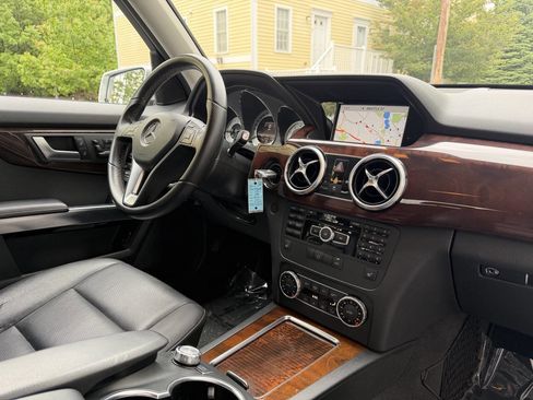 Used 2013 Mercedes-Benz GLK 350 4MATIC image 18