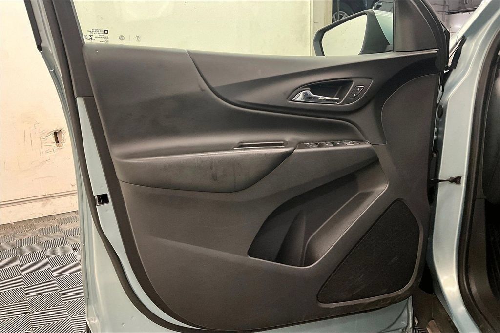 Used 2022 Chevrolet Equinox LT FWD image 24