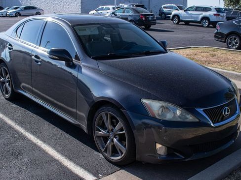 Used 2010 Lexus IS 250 w/ Preferred Accessory Package RWD image 3