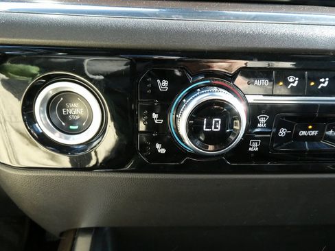 Used 2023 GMC Sierra 1500 SLT w/ SLT Premium Package image 26