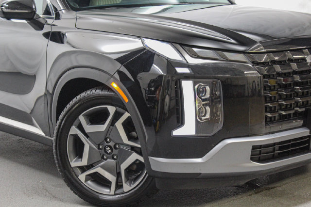 Used 2024 Hyundai Palisade Limited AWD/4WD image 2
