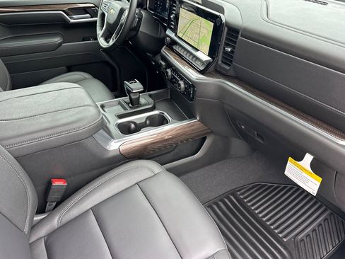 New 2026 Chevrolet Silverado 1500 LT w/ Z71 Off-Road Package AWD/4WD image 15