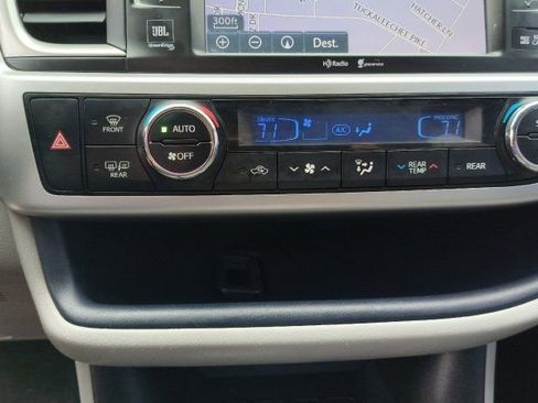 Used 2015 Toyota Highlander Limited image 20