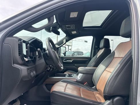 Used 2024 Chevrolet Silverado 2500 High Country image 13