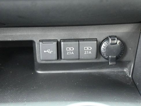 Certified 2021 Toyota Highlander XLE image 23