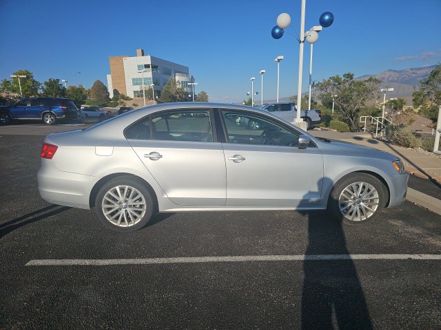 Used 2014 Volkswagen Jetta SEL FWD image 2