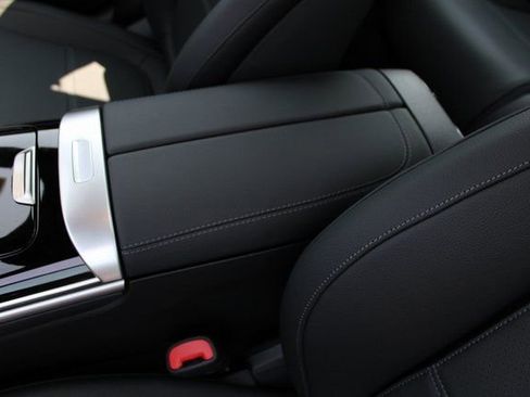 New 2025 Mercedes-Benz C 300 4MATIC Sedan image 28