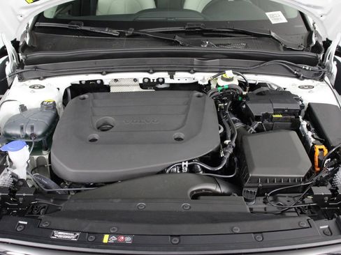 New 2026 Volvo XC40 B5 Plus w/ Protection Package Premier image 12