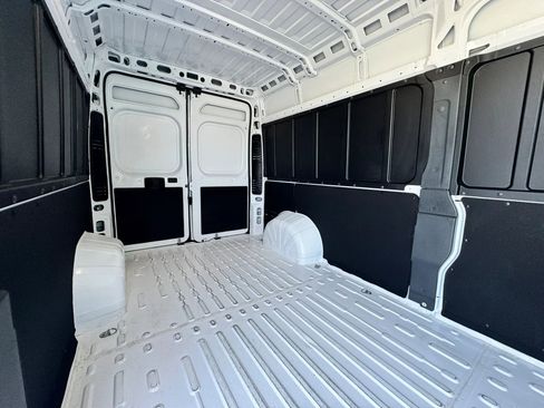 Used 2026 RAM ProMaster 2500 w/ Convenience Group FWD image 27