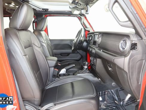 Used 2022 Jeep Wrangler Unlimited Sahara w/ Cold Weather Group image 16