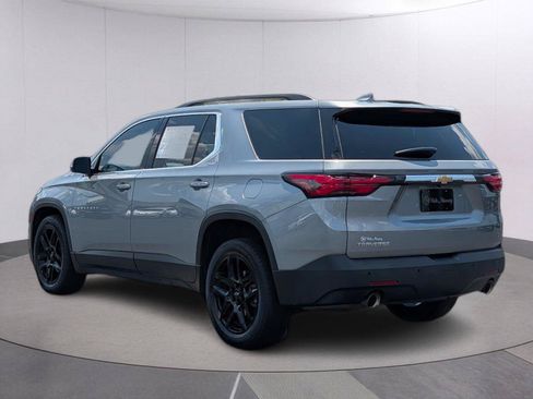 Used 2023 Chevrolet Traverse LT FWD image 3