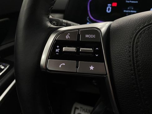 Used 2025 Kia Telluride EX w/ EX Captain's Chair Package AWD/4WD image 17