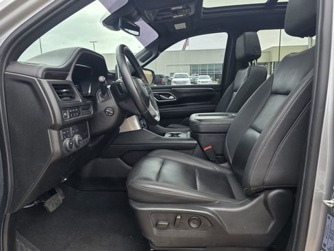 Used 2024 Chevrolet Tahoe Z71 w/ Luxury Package AWD/4WD image 17