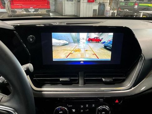 Certified 2025 Chevrolet Trax ACTIV w/ Sunroof Package FWD image 13