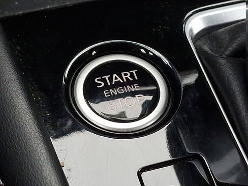 Certified 2022 Nissan Kicks SR image 22