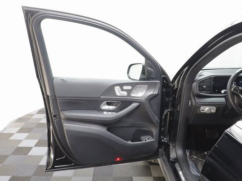Used 2025 Mercedes-Benz GLS 450 4MATIC image 5