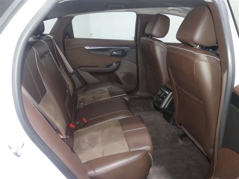 Used 2015 Chevrolet Impala LT w/ Convenience Package FWD image 28