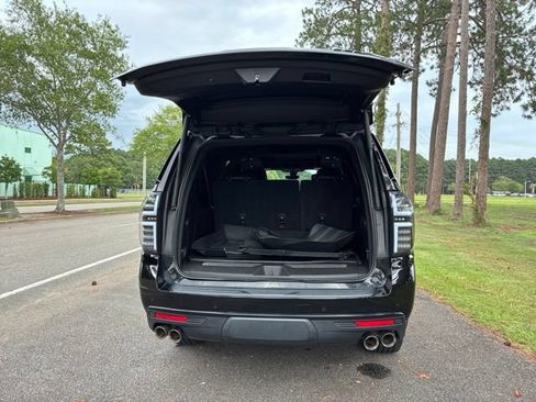 Used 2021 Chevrolet Suburban High Country AWD/4WD image 18