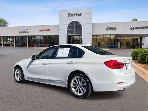 Used 2018 BMW 320i xDrive Sedan w/ Convenience Package AWD/4WD image 4