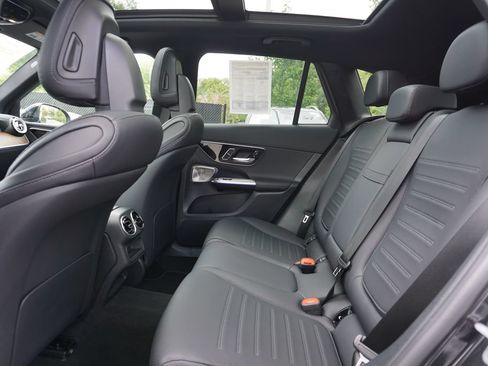 Certified 2025 Mercedes-Benz GLC 300 4MATIC image 21
