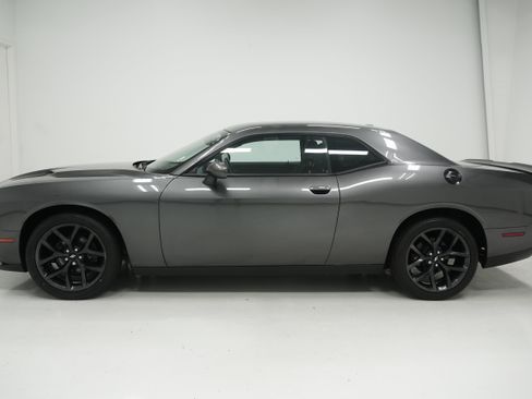 Used 2019 Dodge Challenger SXT w/ Blacktop Package RWD image 7