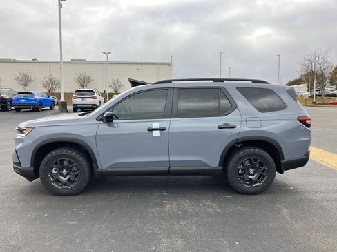 New 2025 Honda Pilot TrailSport image 6