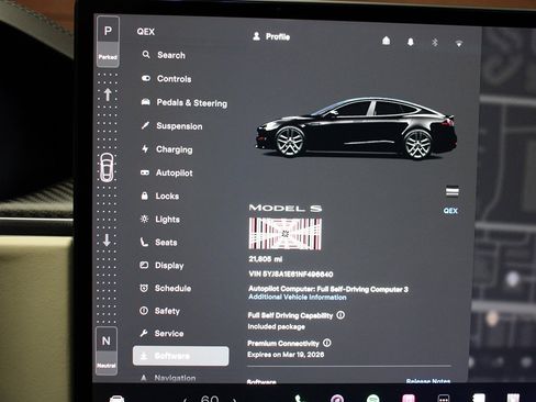 Used 2022 Tesla Model S Plaid image 42