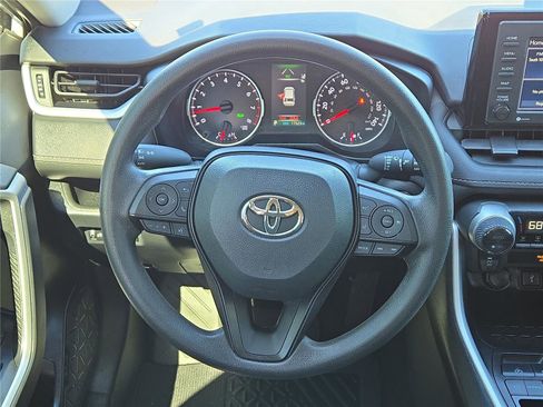 Used 2022 Toyota RAV4 XLE FWD image 20
