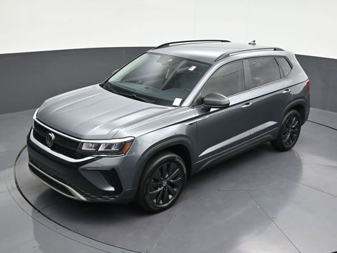 Used 2024 Volkswagen Taos S FWD image 15