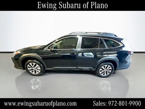 Used 2025 Subaru Outback Premium AWD/4WD image 4
